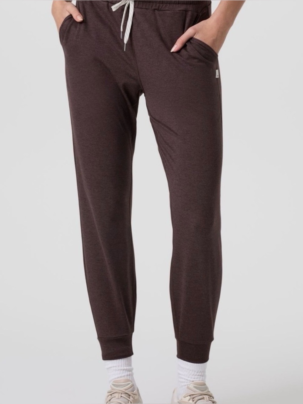 Vuori Performance Jogger Brown